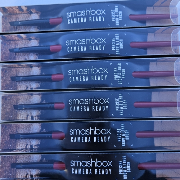 ONE. smashbox camera ready precise brow & liner brushes. - Picture 3 of 4